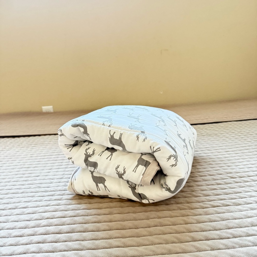 Gray and White Deer Print Comforter
